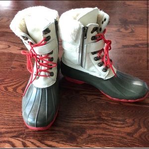 Women’s Sperry boots!  Simple & Comfy !